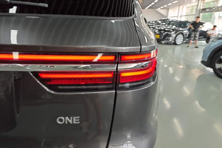 Used Li Auto ONE 2020 Extended-Range 6-Seater Version Right Rear Taillight