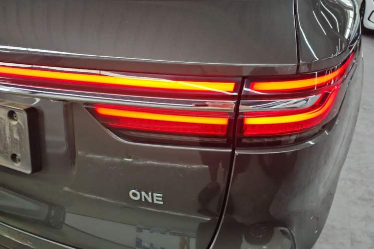 Used Li Auto ONE 2020 Extended-Range 6-Seater Version Right Rear Taillight
