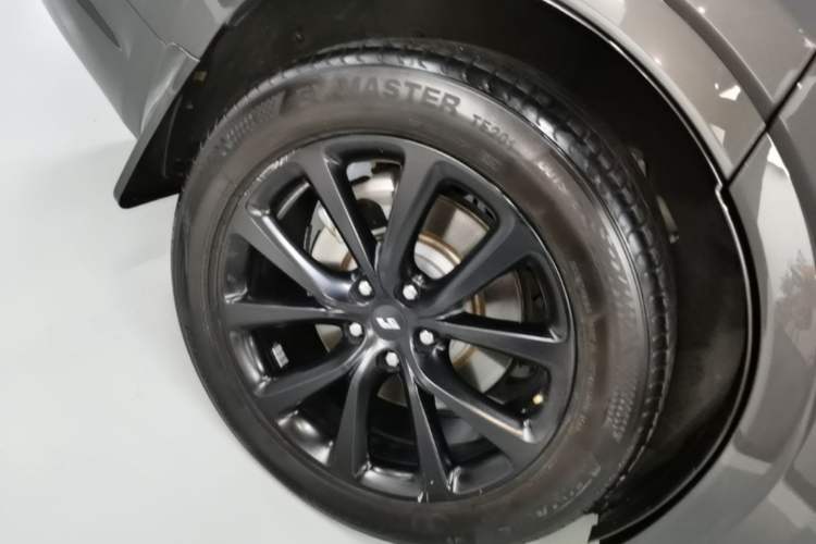 Used Li Auto ONE 2020 Extended-Range 6-Seater Version Right Rear Wheel Hub