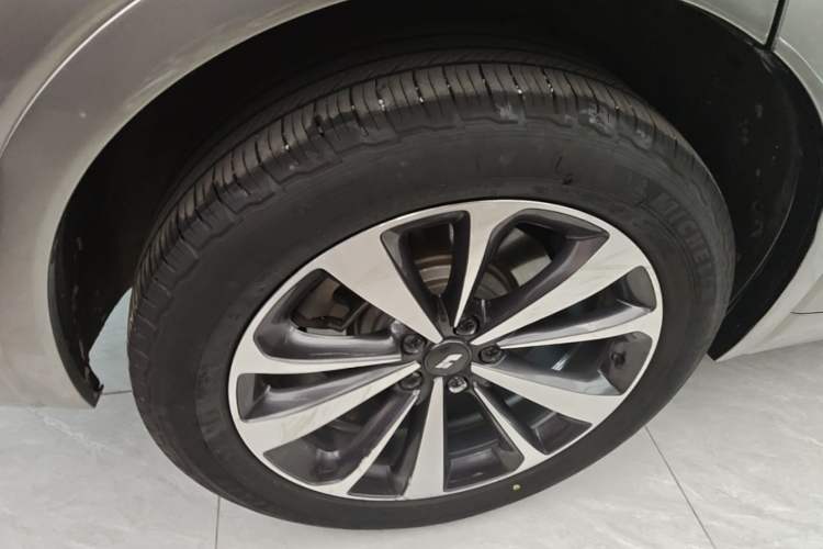 Used Li Auto ONE 2020 Extended-Range 6-Seater Version Right Rear Wheel Hub