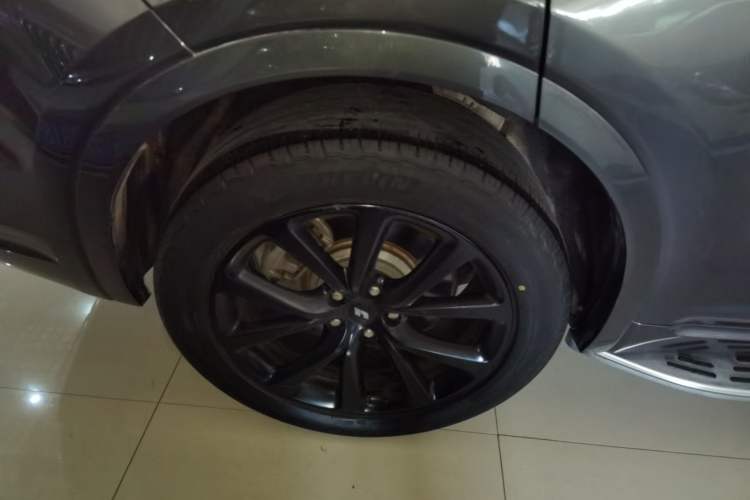 Used Li Auto ONE 2020 Extended-Range 6-Seater Version Right Rear Wheel Hub