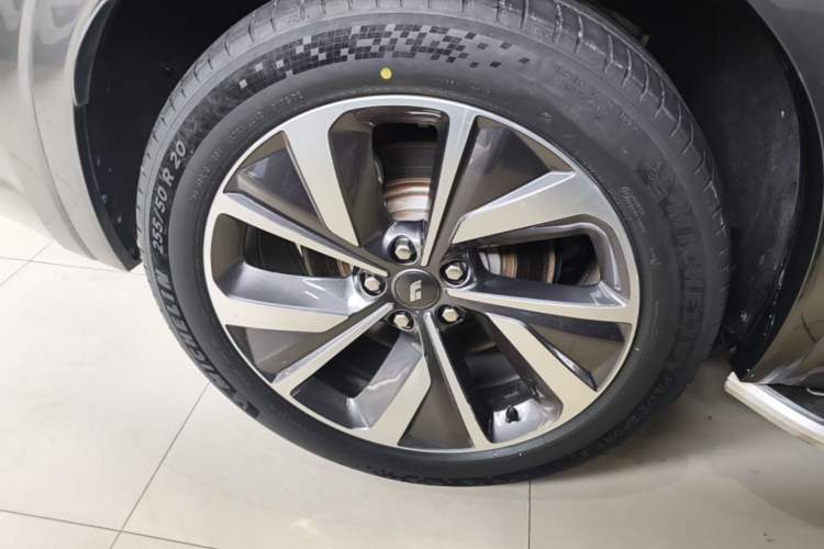 Used Li Auto ONE 2020 Extended-Range 6-Seater Version Right Rear Wheel Hub