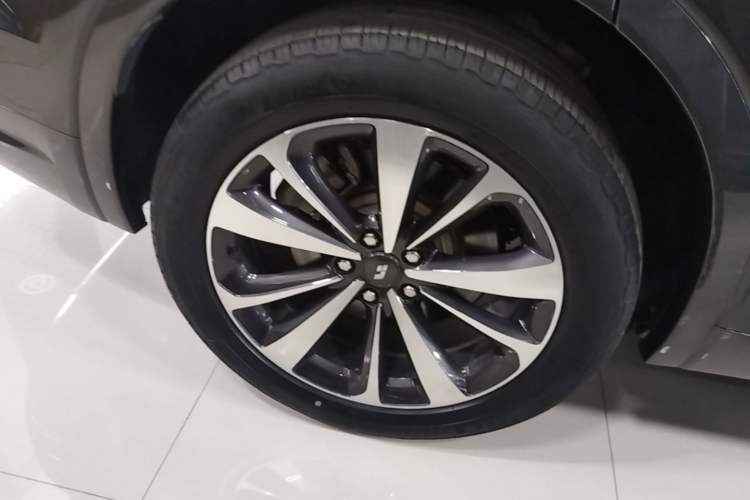 Used Li Auto ONE 2020 Extended-Range 6-Seater Version Right Rear Wheel Hub