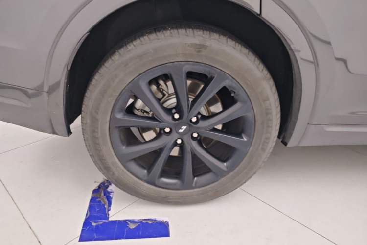 Used Li Auto ONE 2020 Extended-Range 6-Seater Version Right Rear Wheel Hub