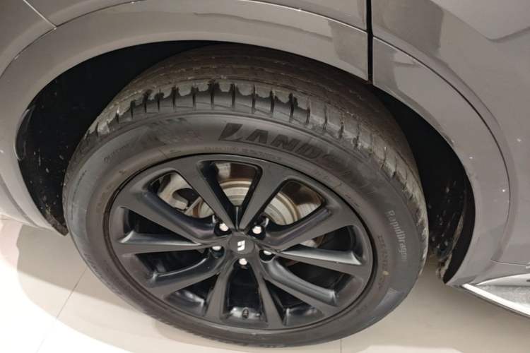Used Li Auto ONE 2020 Extended-Range 6-Seater Version Right Rear Wheel Hub
