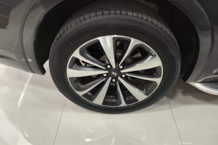 Used Li Auto ONE 2020 Extended-Range 6-Seater Version Right Rear Wheel Hub