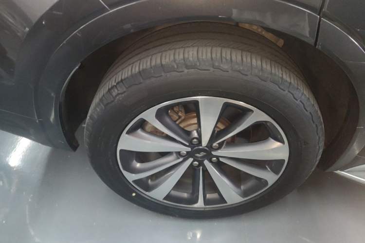 Used Li Auto ONE 2020 Extended-Range 6-Seater Version Right Rear Wheel Hub