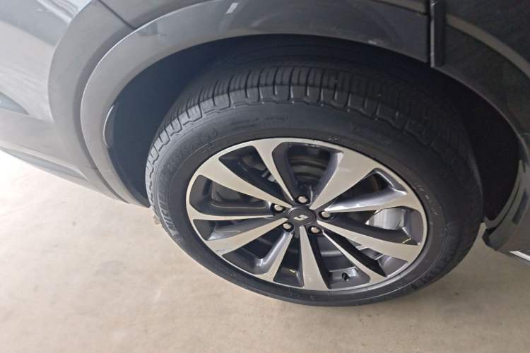 Used Li Auto ONE 2020 Extended-Range 6-Seater Version Right Rear Wheel Hub