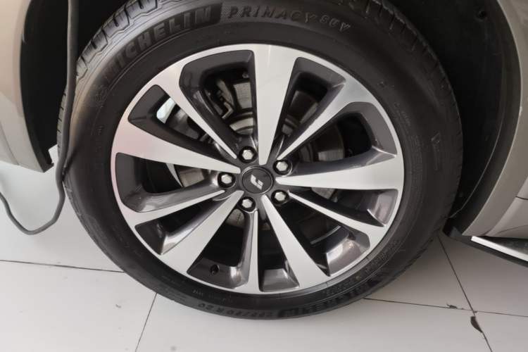 Used Li Auto ONE 2020 Extended-Range 6-Seater Version Right Rear Wheel Hub