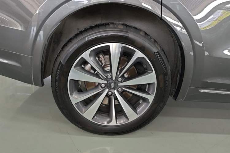 Used Li Auto ONE 2020 Extended-Range 6-Seater Version Right Rear Wheel Hub