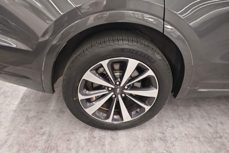 Used Li Auto ONE 2020 Extended-Range 6-Seater Version Right Rear Wheel Hub