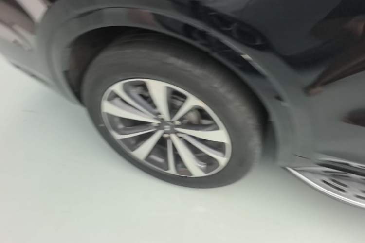 Used Li Auto ONE 2020 Extended-Range 6-Seater Version Right Rear Wheel Hub