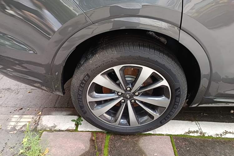 Used Li Auto ONE 2020 Extended-Range 6-Seater Version Right Rear Wheel Hub