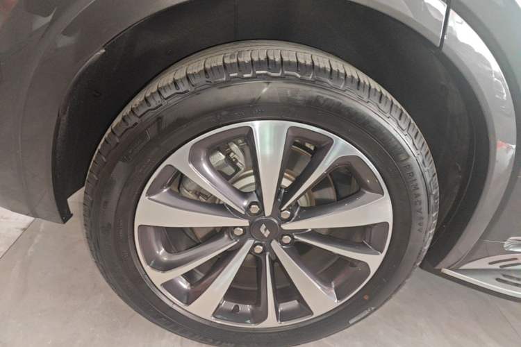 Used Li Auto ONE 2020 Extended-Range 6-Seater Version Right Rear Wheel Hub