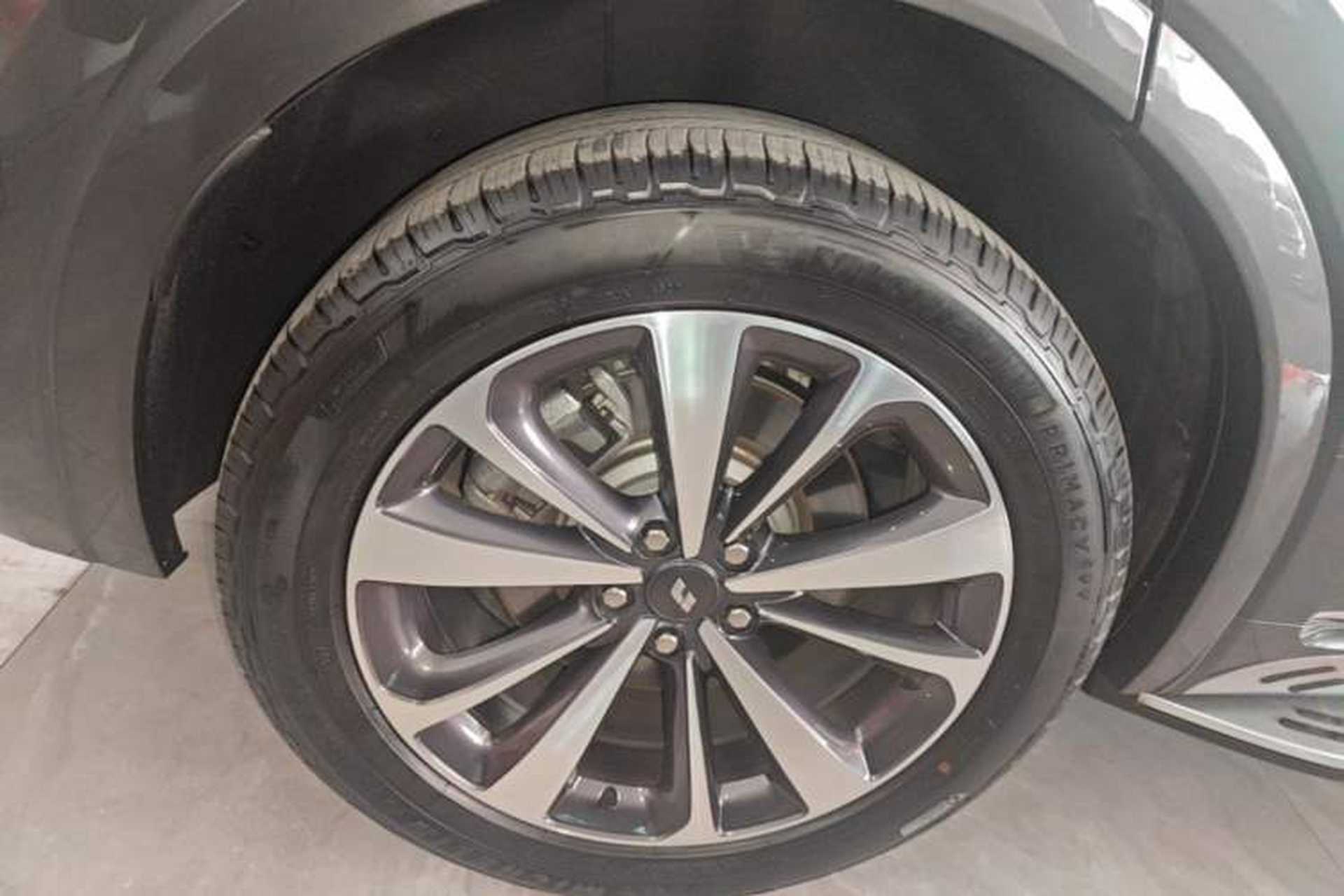 Used Li Auto ONE 2020 Extended-Range 6-Seater Version Right Rear Wheel Hub