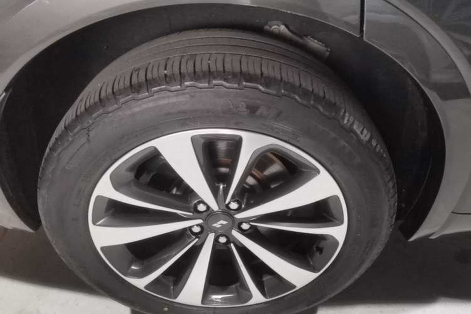Used Li Auto ONE 2020 Extended-Range 6-Seater Version Right Rear Wheel Hub