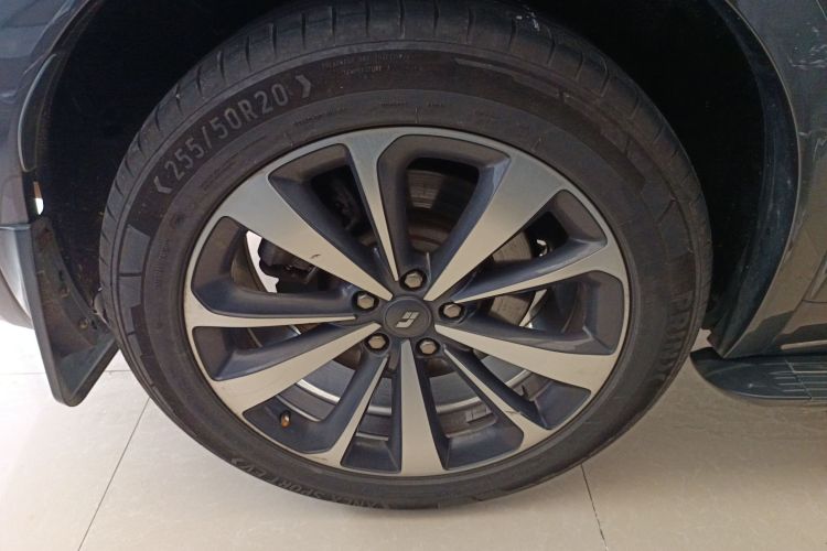 Used Li Auto ONE 2020 Extended-Range 6-Seater Version Right Rear Wheel Hub