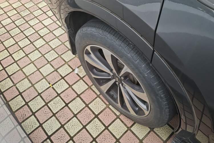 Used Li Auto ONE 2020 Extended-Range 6-Seater Version Right Rear Wheel Hub
