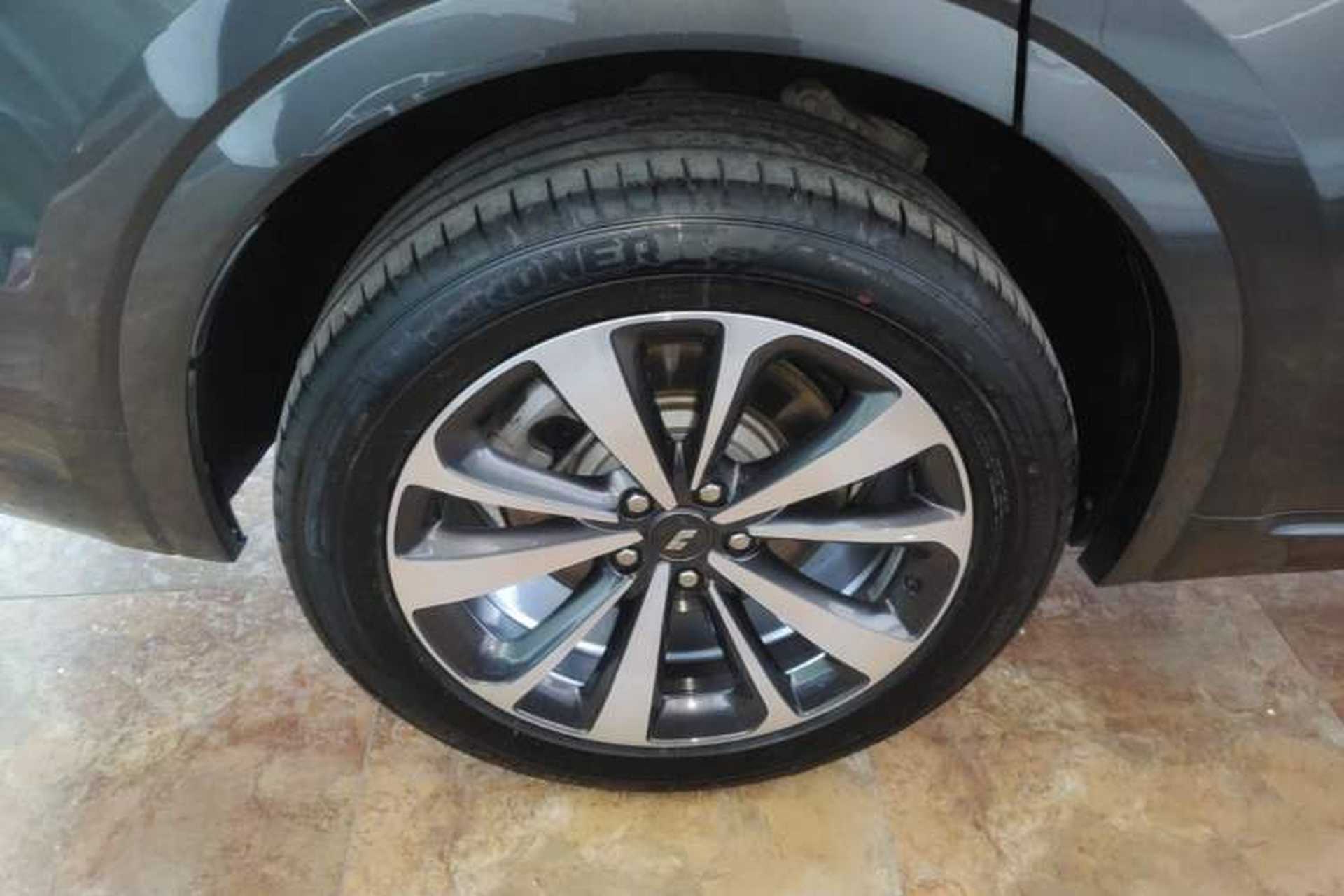 Used Li Auto ONE 2020 Extended-Range 6-Seater Version Right Rear Wheel Hub