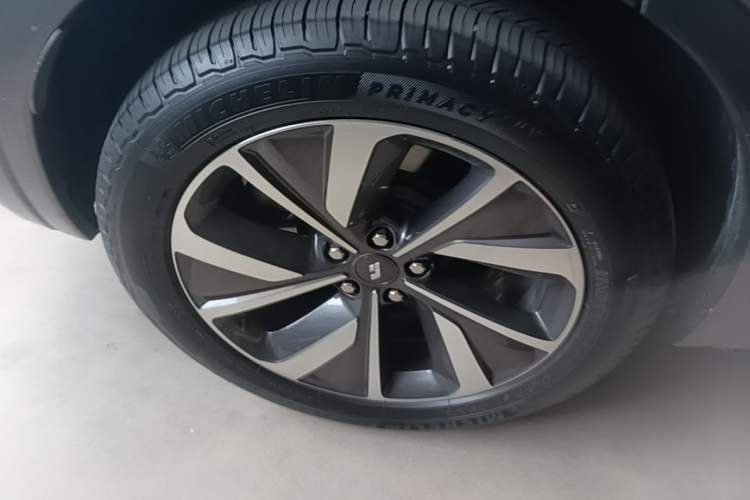 Used Li Auto ONE 2020 Extended-Range 6-Seater Version Right Rear Wheel Hub