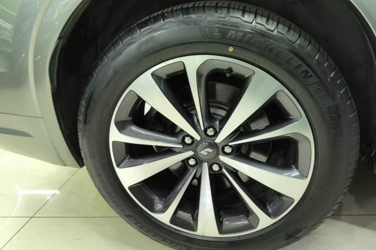 Used Li Auto ONE 2020 Extended-Range 6-Seater Version Right Rear Wheel Hub