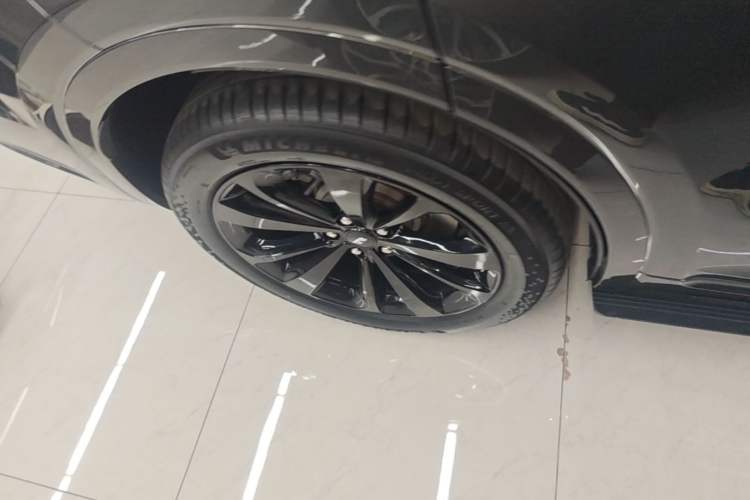 Used Li Auto ONE 2020 Extended-Range 6-Seater Version Right Rear Wheel Hub