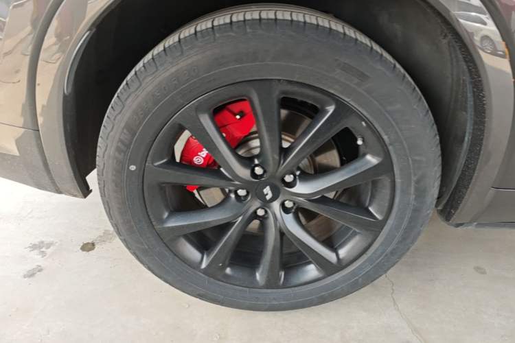 Used Li Auto ONE 2020 Extended-Range 6-Seater Version Right Rear Wheel Hub