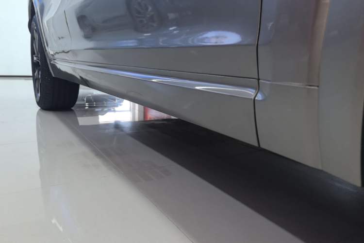 Used Li Auto ONE 2020 Extended-Range 6-Seater Version Right Side Sill
