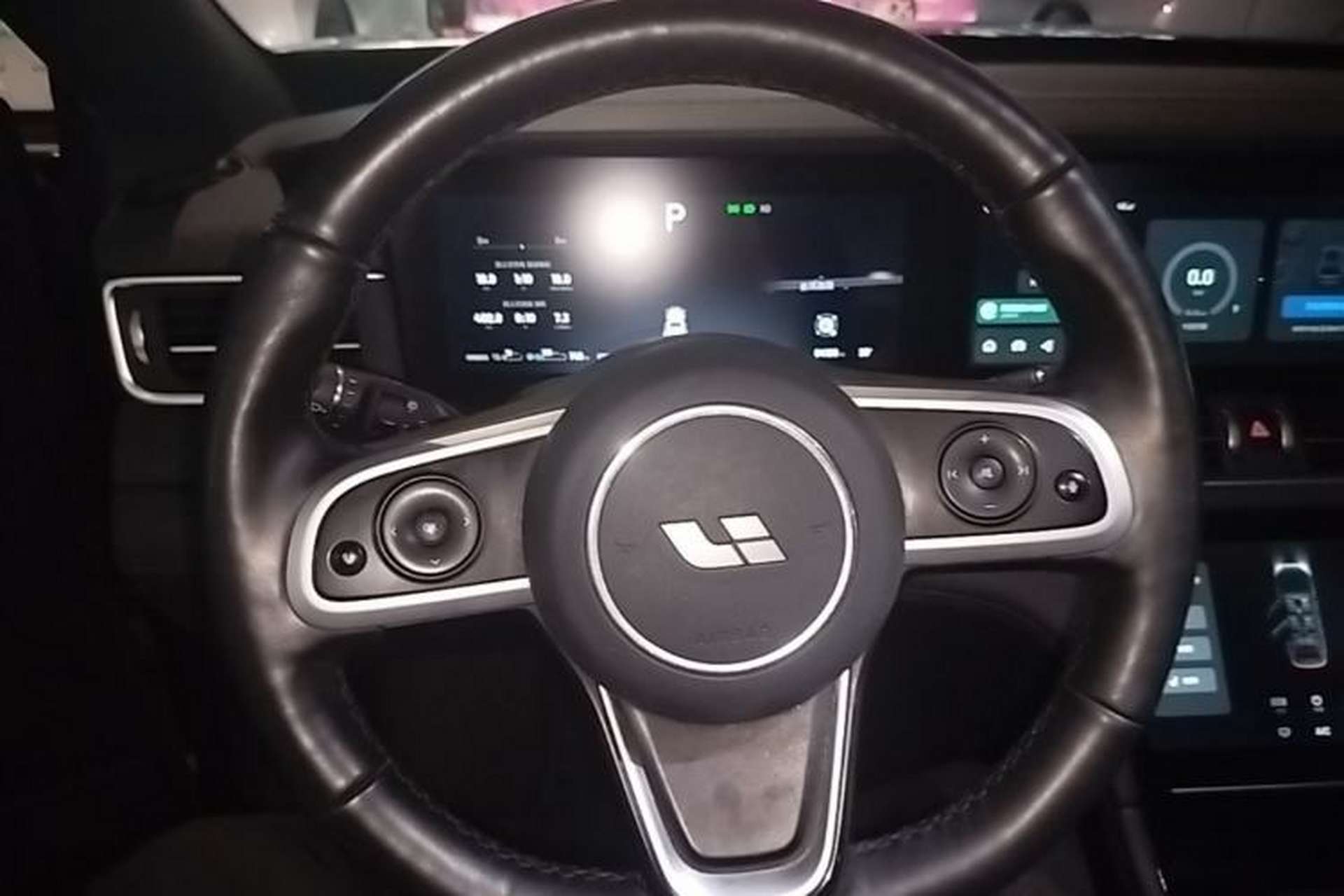 Used Li Auto ONE 2020 Extended-Range 6-Seater Version Steering Wheel