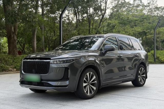 Ojetý Li Auto ONE 2020 Extended-Range 6-Seater Version