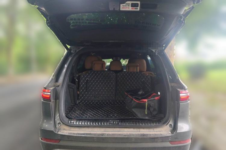 Used Li Auto ONE 2020 Range-Extended 7-Seater Version Trunk