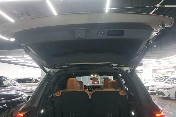 Used Li Auto ONE 2020 Extended-Range 6-Seater Version Trunk