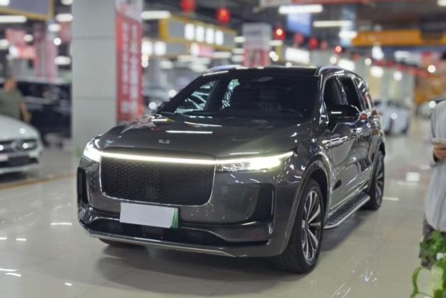 Ojetý Li Auto ONE 2020 Extended-Range 6-Seater Version
