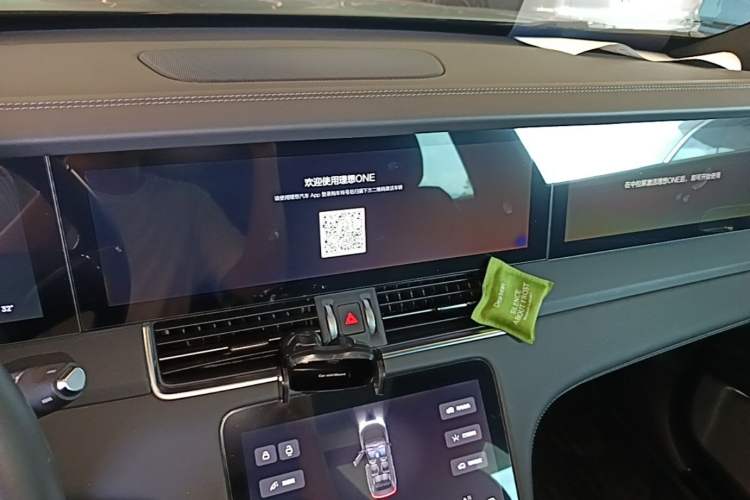 Used Li Auto ONE 2020 Extended-Range 6-Seater Version Audio And AC Panel