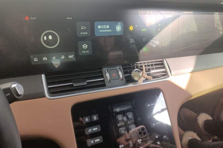 Used Li Auto ONE 2020 Extended-Range 6-Seater Version Audio And AC Panel