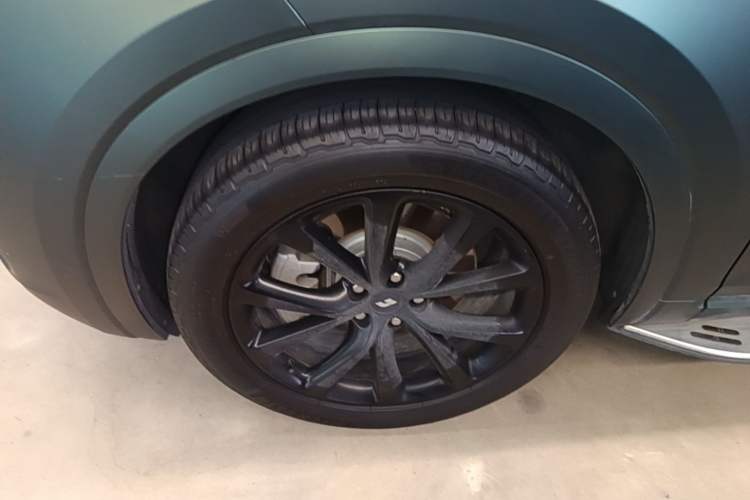 Used Li Auto ONE 2020 Extended-Range 6-Seater Version Left Front Wheel Hub