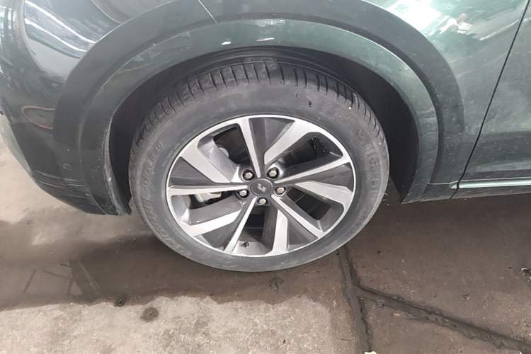 Used Li Auto ONE 2020 Extended-Range 6-Seater Version Left Front Wheel Hub