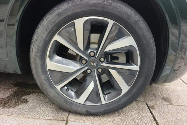 Used Li Auto ONE 2020 Extended-Range 6-Seater Version Right Front Wheel Hub