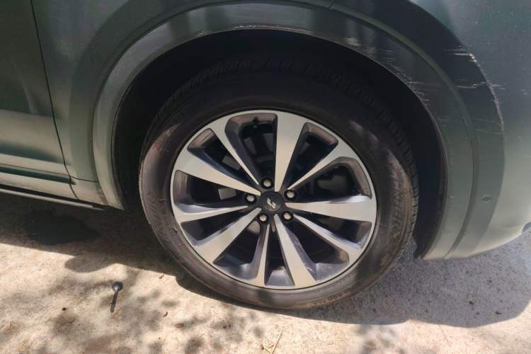 Used Li Auto ONE 2020 Extended-Range 6-Seater Version Right Front Wheel Hub