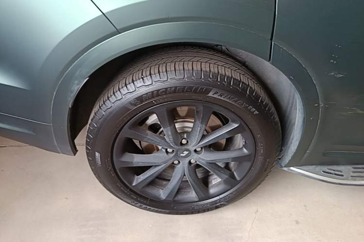 Used Li Auto ONE 2020 Extended-Range 6-Seater Version Right Rear Wheel Hub