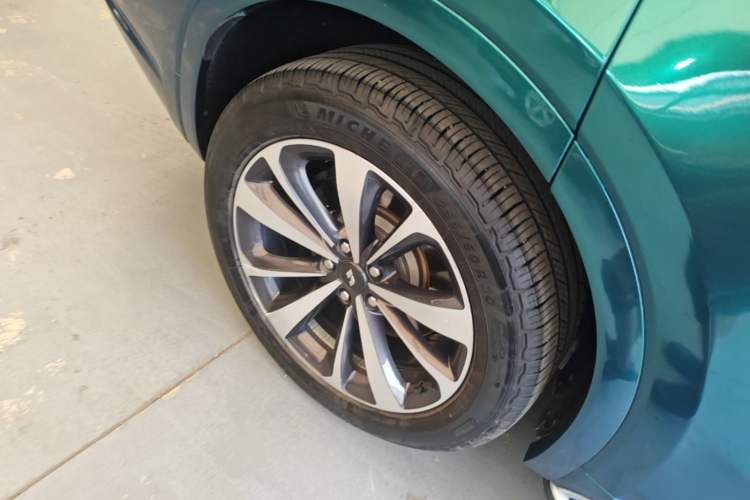 Used Li Auto ONE 2020 Extended-Range 6-Seater Version Right Rear Wheel Hub