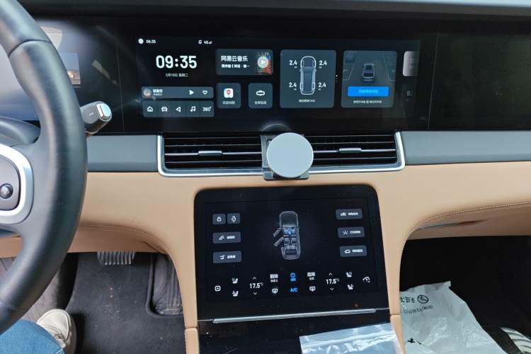 Used Li Auto ONE 2020 Extended-Range 6-Seater Version Audio And AC Panel