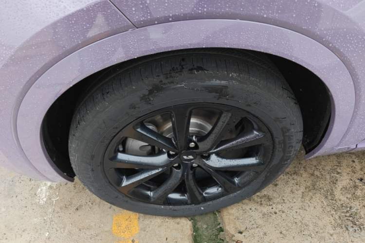 Used Li Auto ONE 2020 Extended-Range 6-Seater Version Left Front Wheel Hub