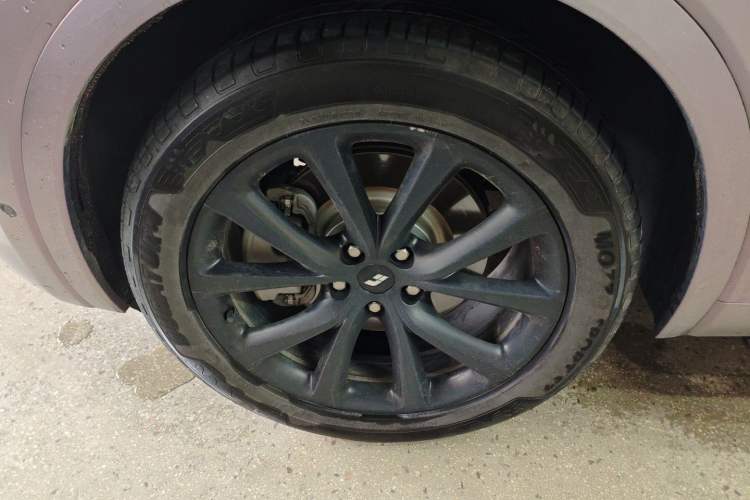 Used Li Auto ONE 2020 Extended-Range 6-Seater Version Left Front Wheel Hub
