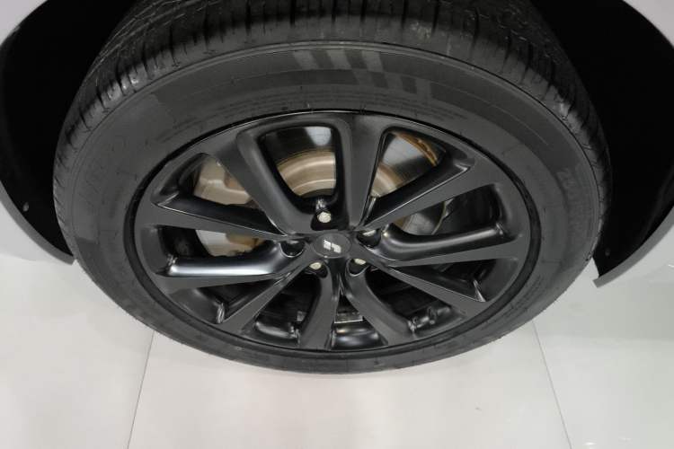 Used Li Auto ONE 2020 Extended-Range 6-Seater Version Left Front Wheel Hub