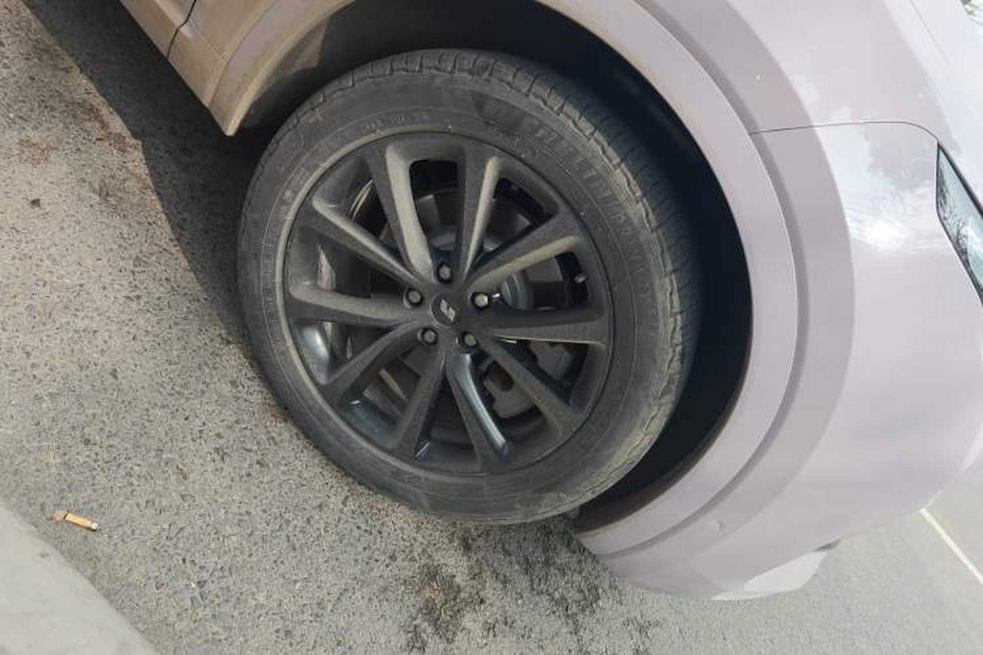 Used Li Auto ONE 2020 Extended-Range 6-Seater Version Right Front Wheel Hub