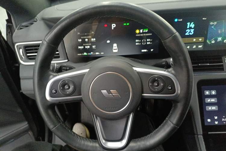 Used Li Auto ONE 2020 Extended-Range 6-Seater Version Steering Wheel