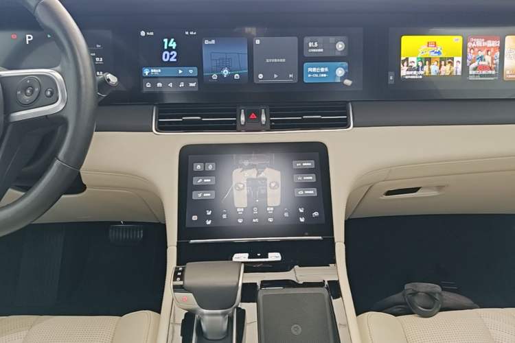 Used Li Auto ONE 2020 Extended-Range 6-Seater Version Audio And AC Panel