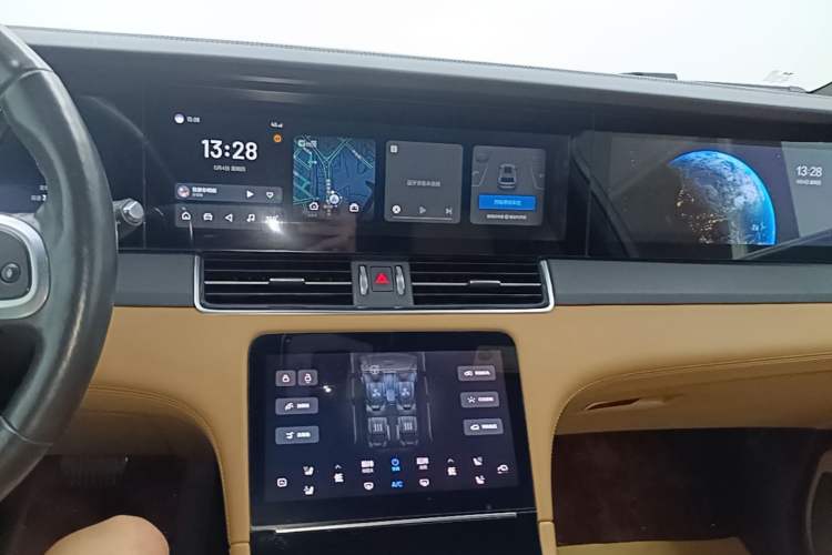 Used Li Auto ONE 2020 Extended-Range 6-Seater Version Audio And AC Panel