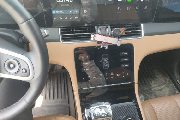 Used Li Auto ONE 2020 Extended-Range 6-Seater Version Audio And AC Panel
